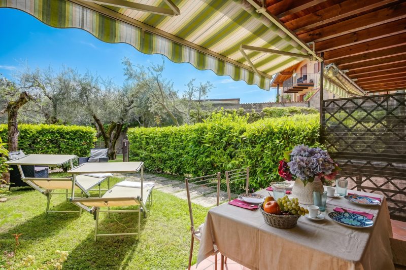 Borgo Degli Ulivi - 200m to the Lake with Shared Pool