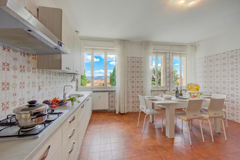 Margherita near lake - Family Friendly