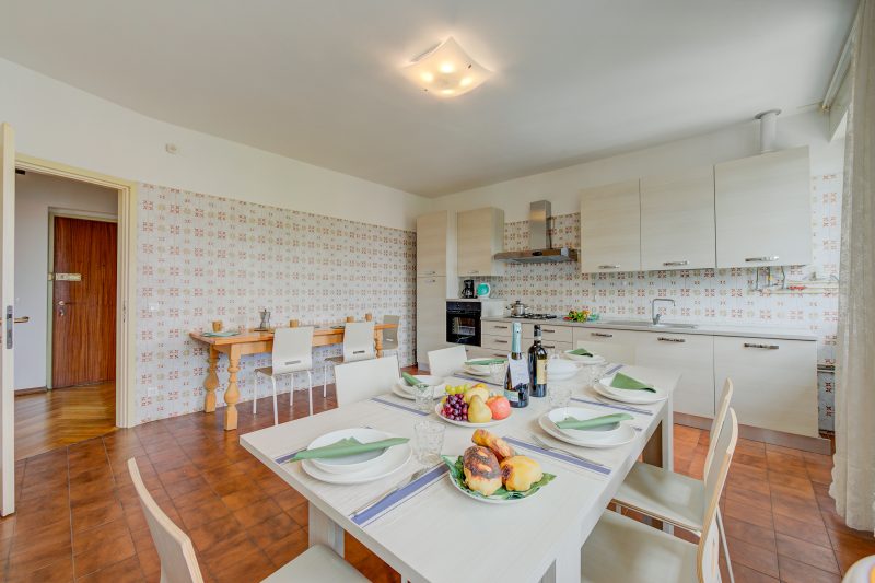 Margherita near lake - Family Friendly