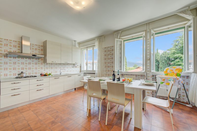 Margherita near lake - Family Friendly