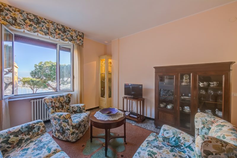 Sunrise Apartment Seaview 100m to Beach