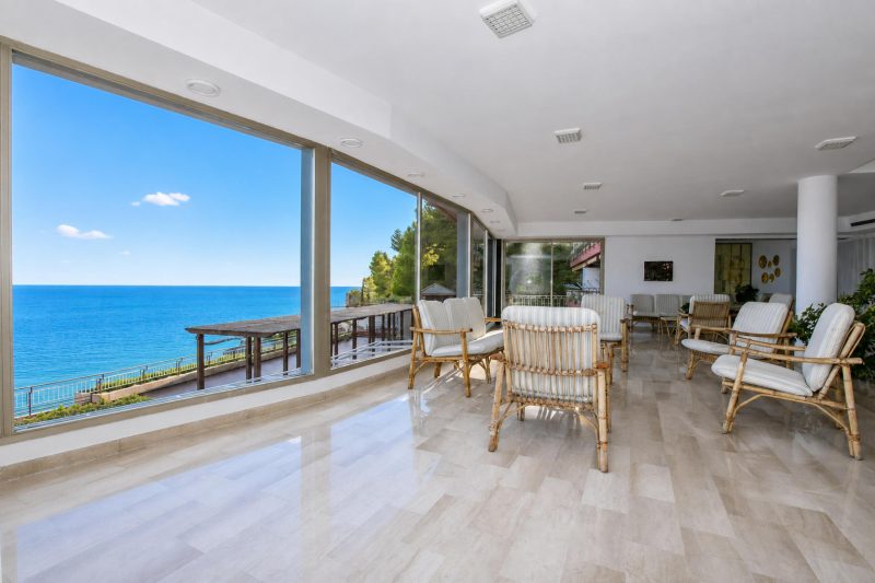 Il Suono del Mare - Sea Front Apt and Pool