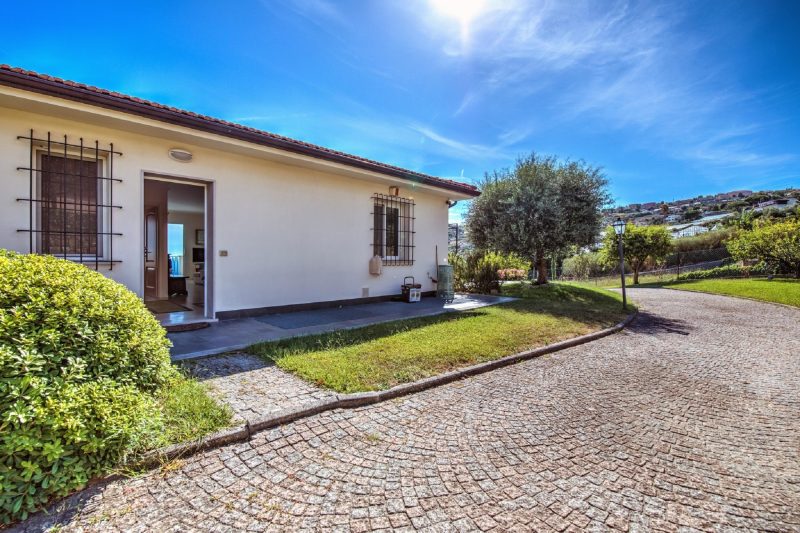 Villa Lucia Riviera dei Fiori, Sea-View and Pool