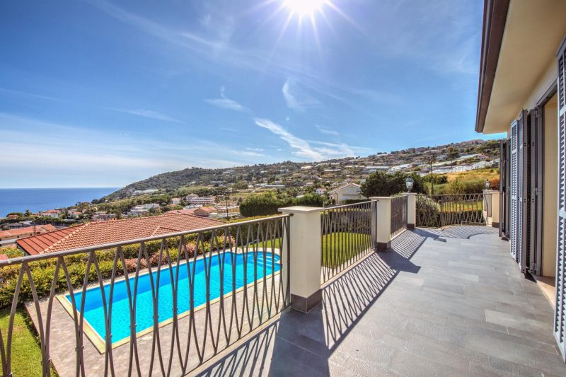 Villa Lucia Riviera dei Fiori, Sea-View and Pool