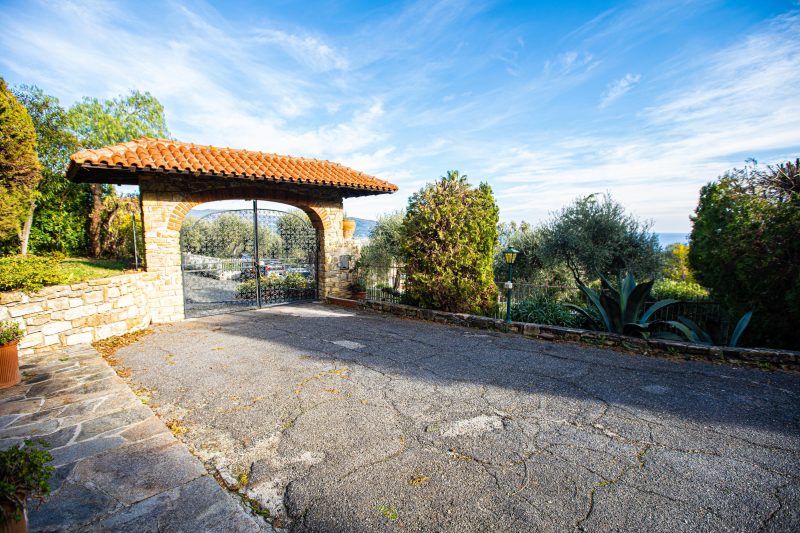 Paradiso Al Mare Terrace and Shared pool