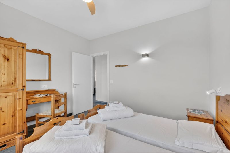 Bellevue Modern Apartment 4