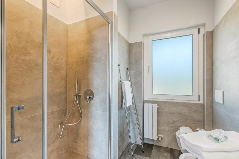 Bellevue Modern Apartment 8