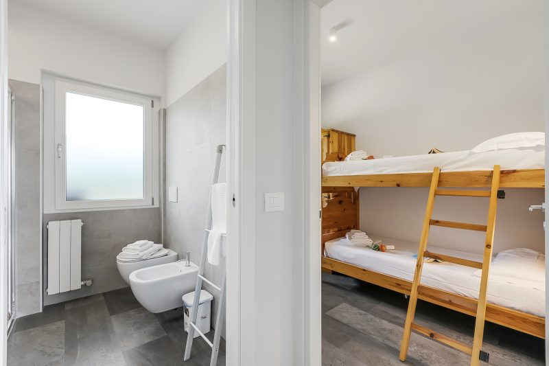 Bellevue Modern Apartment 9