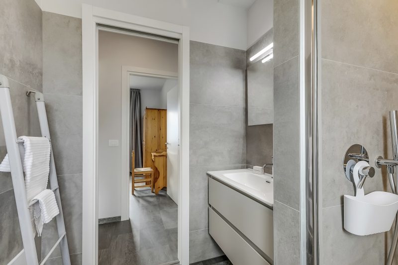 Bellevue Modern Apartment 10