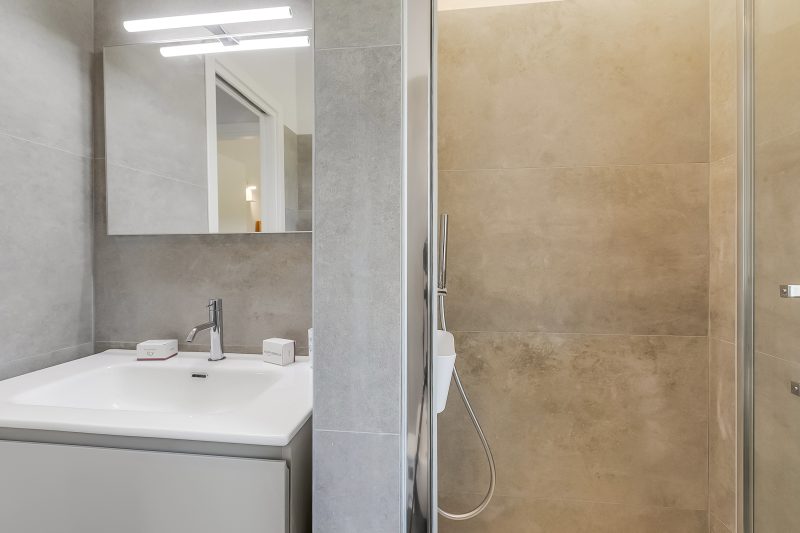 Bellevue Modern Apartment 10