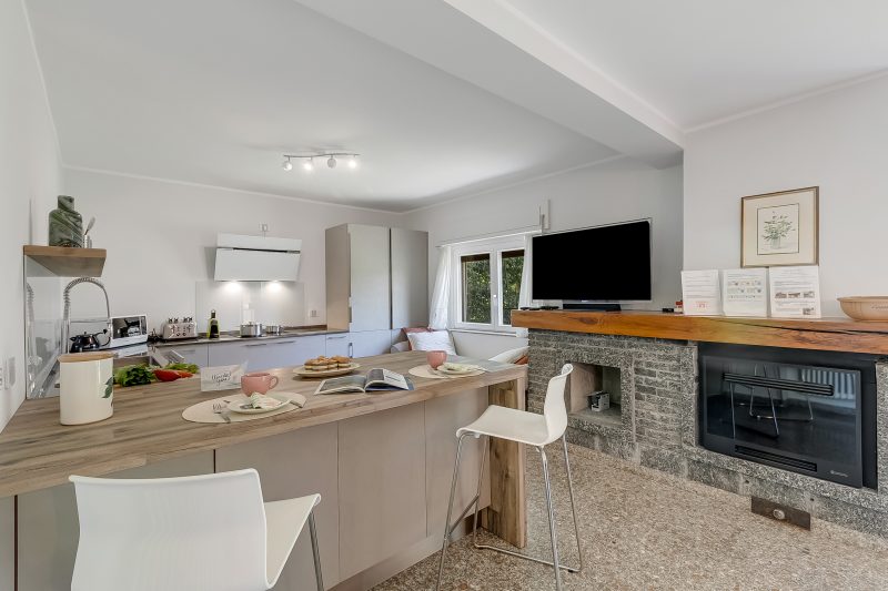 Villa Giulietta: Private Pool & Garden near Lake Maggiore (Sleeps 9)