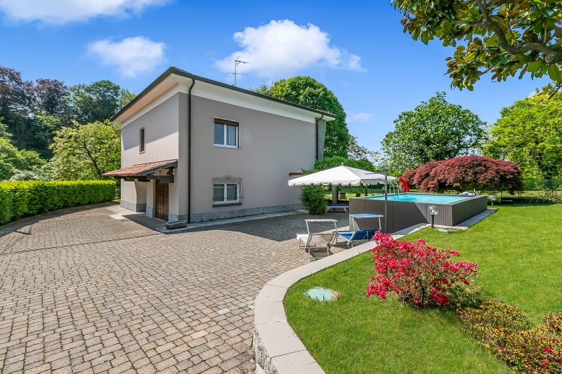 Villa Giulietta: Private Pool & Garden near Lake Maggiore (Sleeps 9)