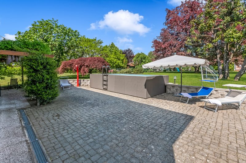 Villa Giulietta: Private Pool & Garden near Lake Maggiore (Sleeps 9)