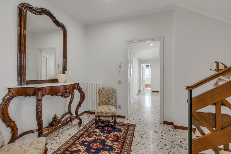 Villa Giulietta: Private Pool & Garden near Lake Maggiore (Sleeps 9)
