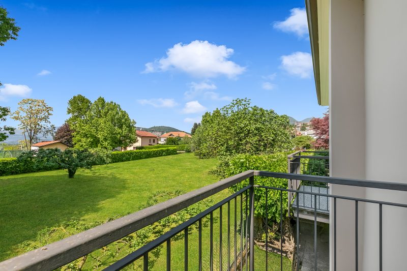 Villa Giulietta: Private Pool & Garden near Lake Maggiore (Sleeps 9)