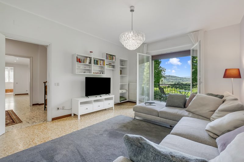 Villa Giulietta: Private Pool & Garden near Lake Maggiore (Sleeps 9)