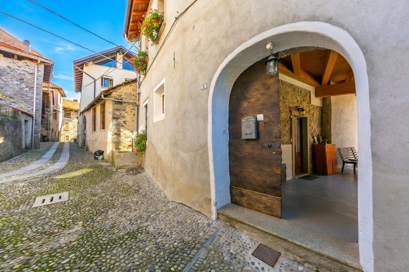 Historic Casa Baroni near Lake Orta