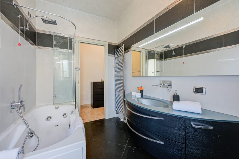 Silvy Apt Salò | Charming & Near Center