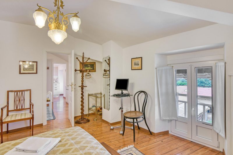 Piccolo Mondo Antico: Stresa 2BR Apartment with Lake View