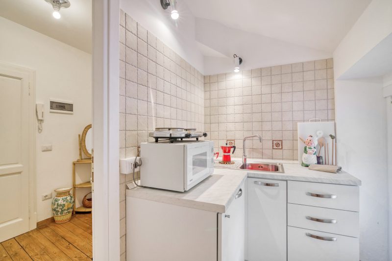 Piccolo Mondo Antico: Stresa 2BR Apartment with Lake View
