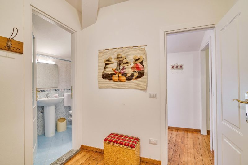 Piccolo Mondo Antico: Stresa 2BR Apartment with Lake View