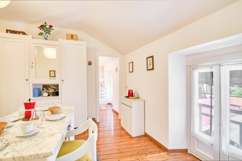 Piccolo Mondo Antico: Stresa 2BR Apartment with Lake View