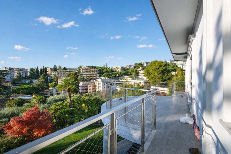 La Lincolnia - with Garden and Seaview