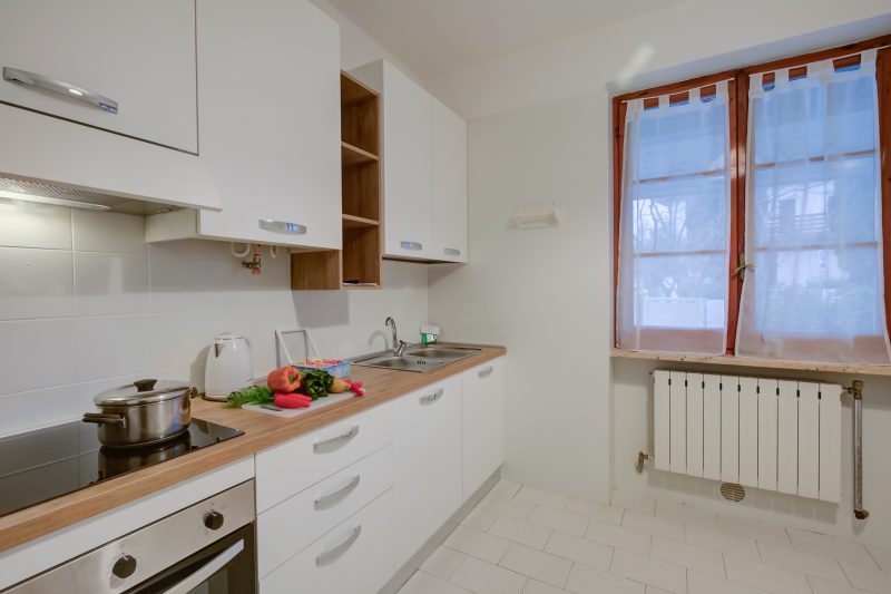 Villa Fiorita - Apt 1 - Violetta near lake, shops & AC