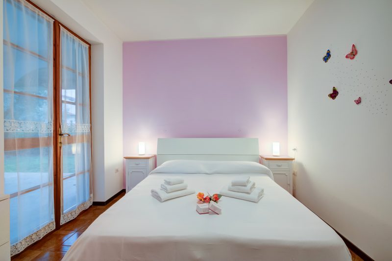 Villa Fiorita - Apt 1 - Violetta near lake, shops & AC