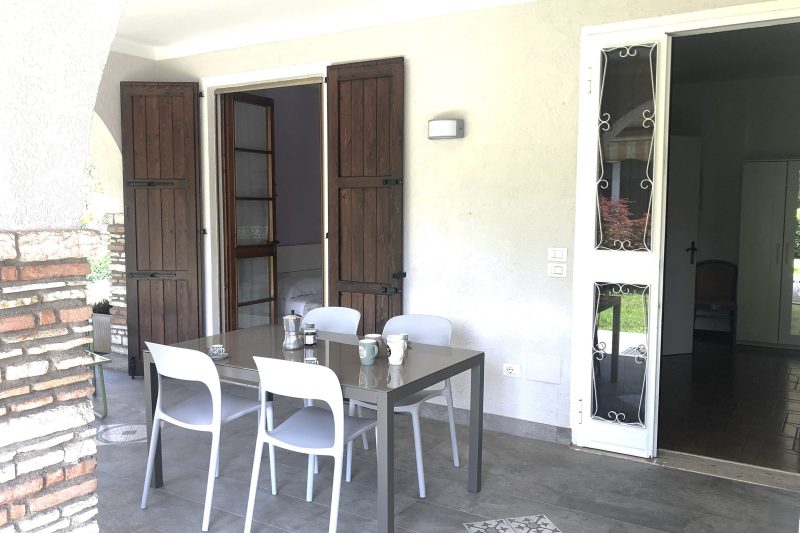 Villa Fiorita - Apt 1 - Violetta near lake, shops & AC