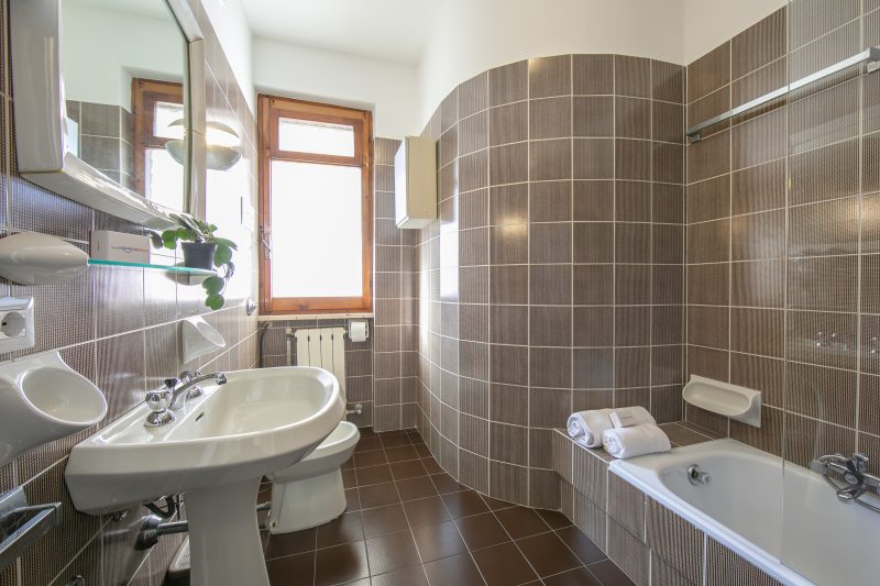 Villa Fiorita - Apt 3 - Ortensia near lake, shops & AC
