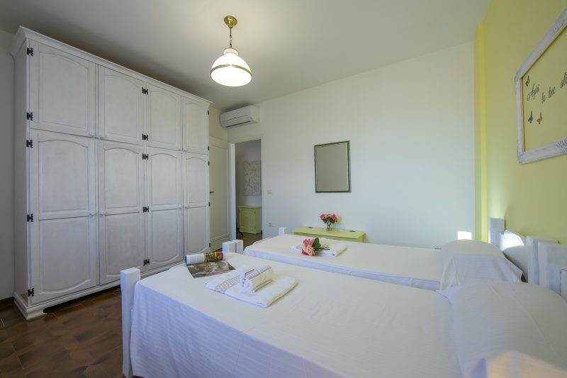 Villa Fiorita - Apt 4 - Mimosa near lake, shops & AC