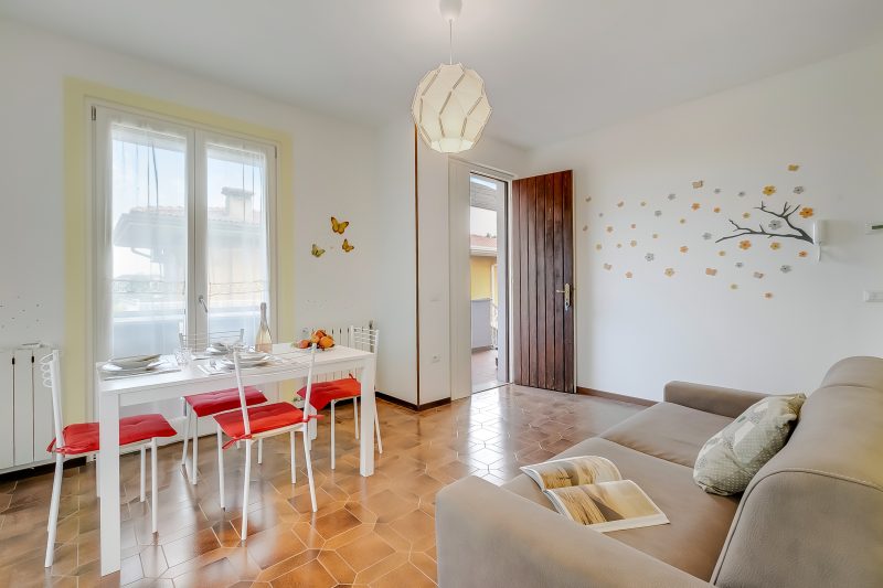 Villa Fiorita - Apt 4 - Mimosa near lake, shops & AC