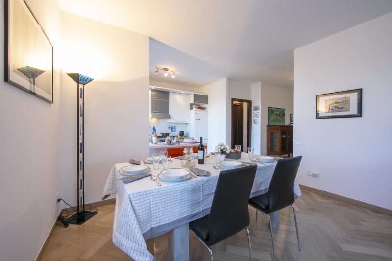 Casa di Paola: Lake-View Balcony Apartment in Peschiera