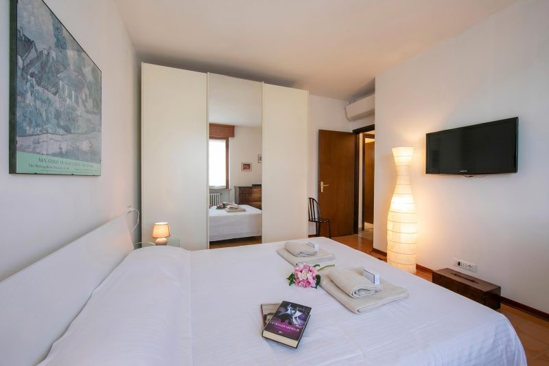 Casa di Paola: Lake-View Balcony Apartment in Peschiera