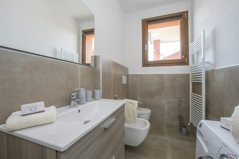 Villa Teresa Apt Lake Garda View 2BR + Pool (Sleeps 6)