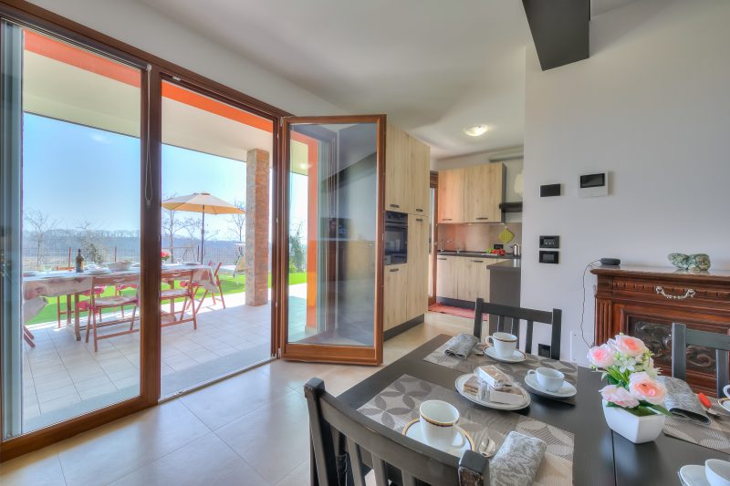 Villa Teresa Apt Lake Garda View 2BR + Pool (Sleeps 6)