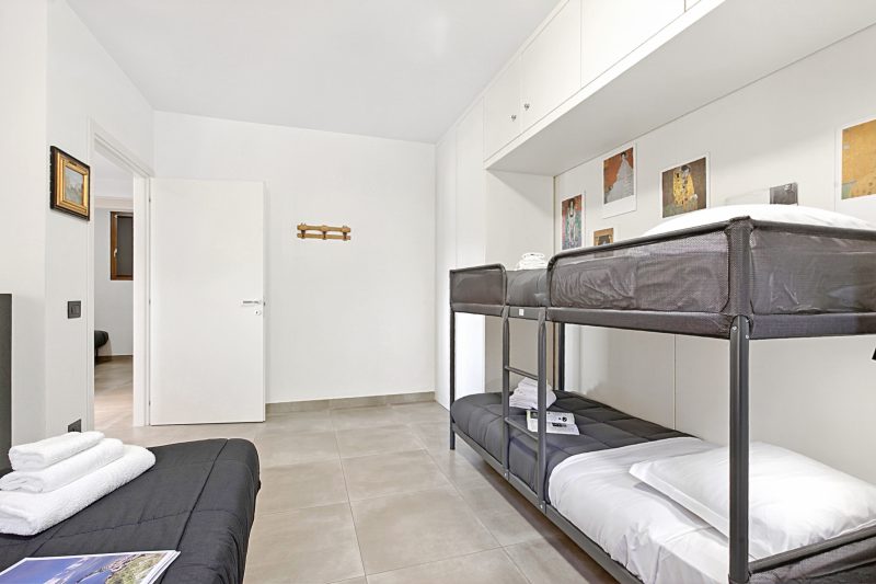 Villa Teresa Apt Lake Garda View 2BR + Pool (Sleeps 6)