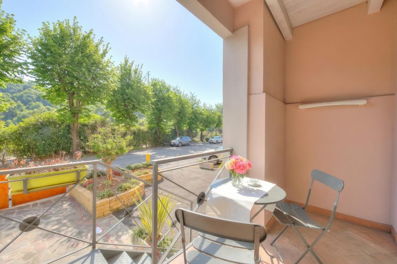 Yellow Apartment Desenzano With Smart TV, AC + WIFI