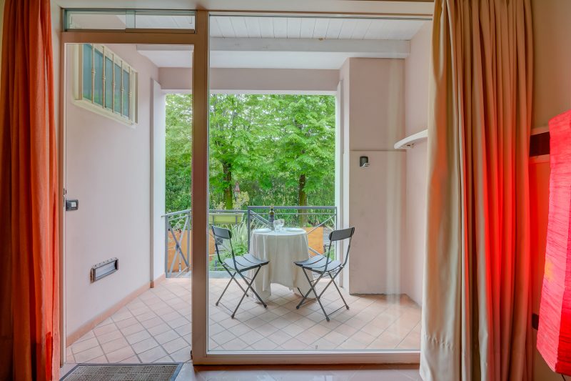 Orange Apartment Desenzano with Wi-fi & Balcony