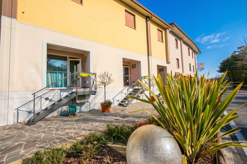 Orange Apartment Desenzano with Wi-fi & Balcony