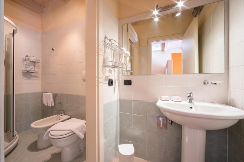Orange Apartment Desenzano with Wi-fi & Balcony