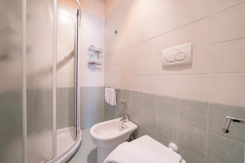 Orange Apartment Desenzano with Wi-fi & Balcony