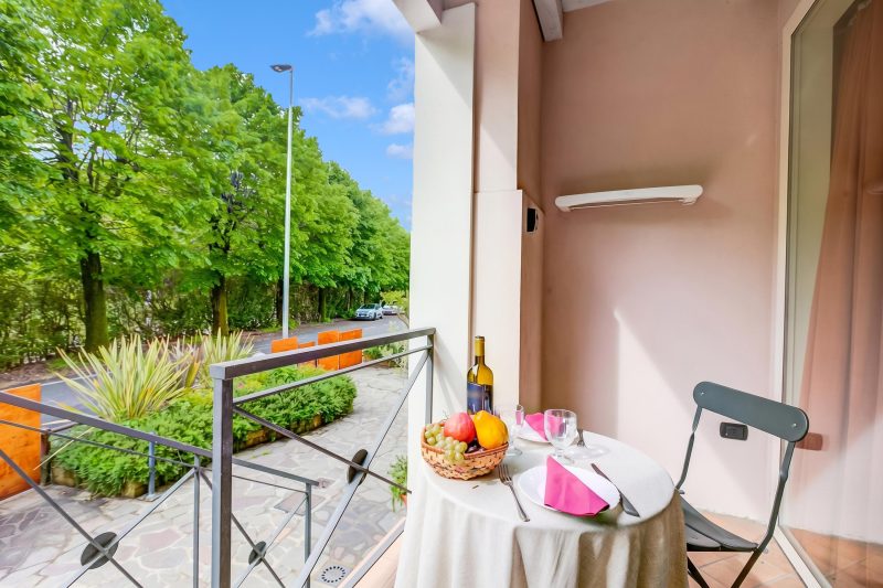 Orange Apartment Desenzano with Wi-fi & Balcony