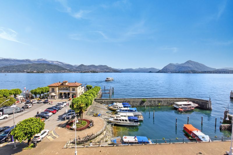 Rooftop - AC, Lake View with Terrace