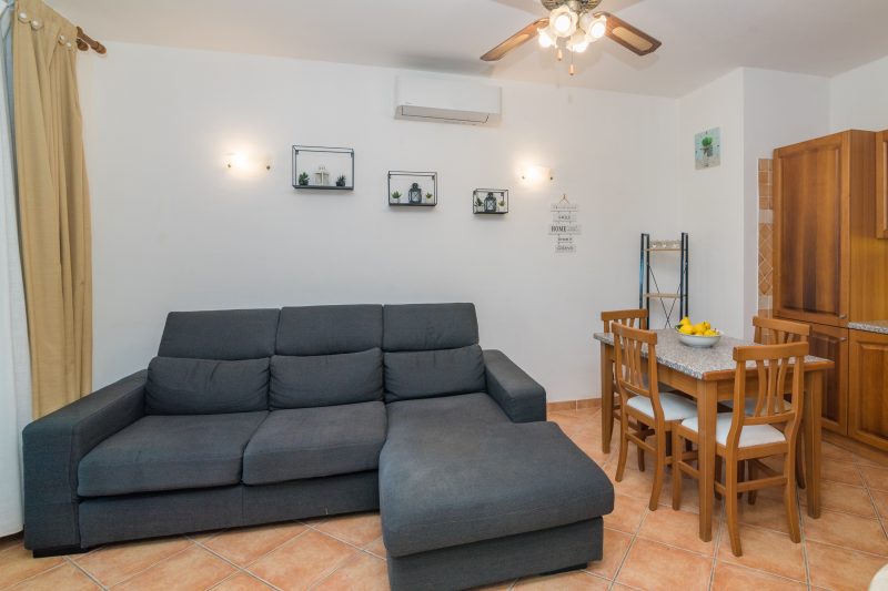 Il Borgo B3 700m From The Beach