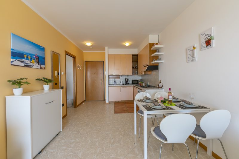Kristall Lago Pool-View Apartment + Balcony