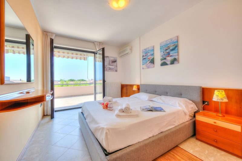 Kristall Lago Pool-View Apartment + Balcony