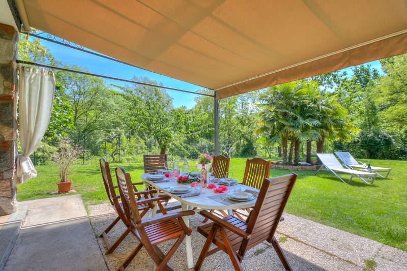 Villa La Dolce Vita: Lake Maggiore 3BR, Fenced Garden, Parking near Beaches