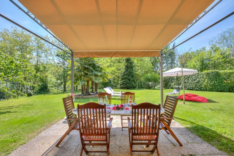 Villa La Dolce Vita: Lake Maggiore 3BR, Fenced Garden, Parking near Beaches